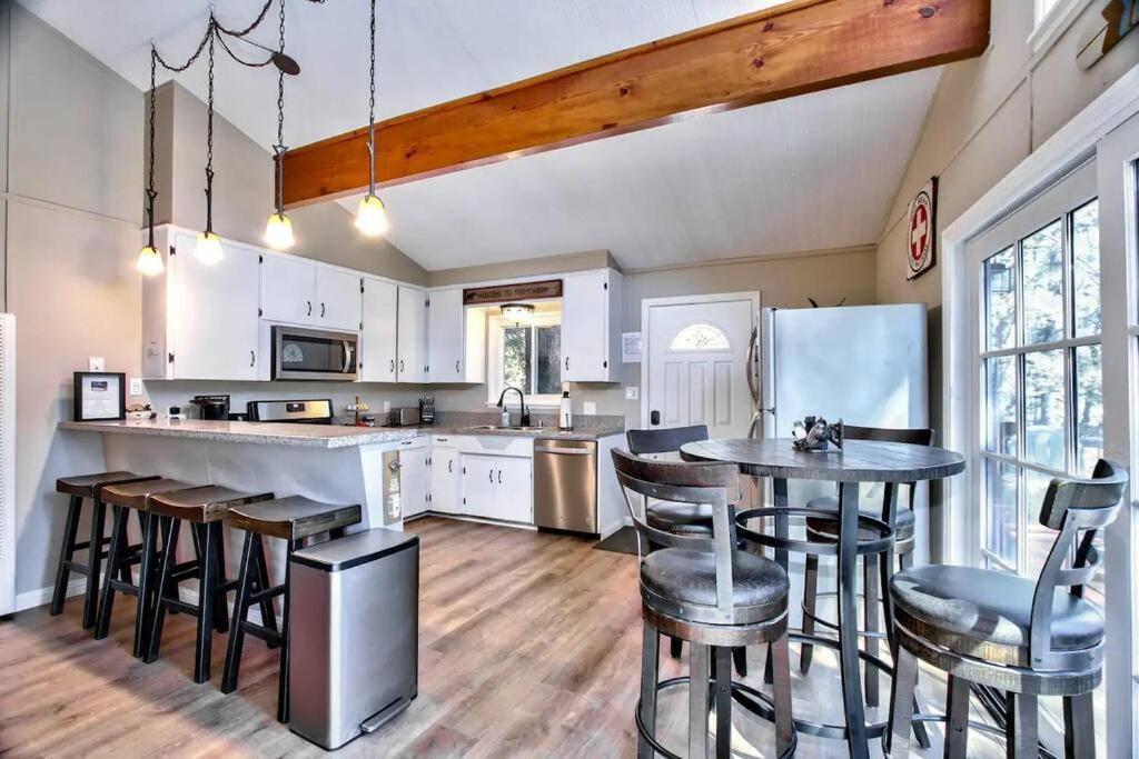 Chalet Monterey W/Hot Tub - Big Decks/Bbq Villa Big Bear Lake Dış mekan fotoğraf